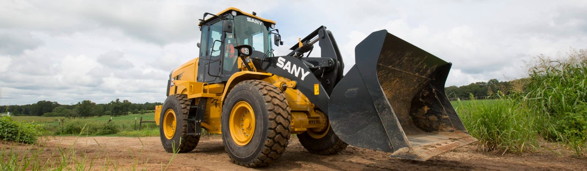 Wheel Loaders for Agriculture and Farms: How They Help 